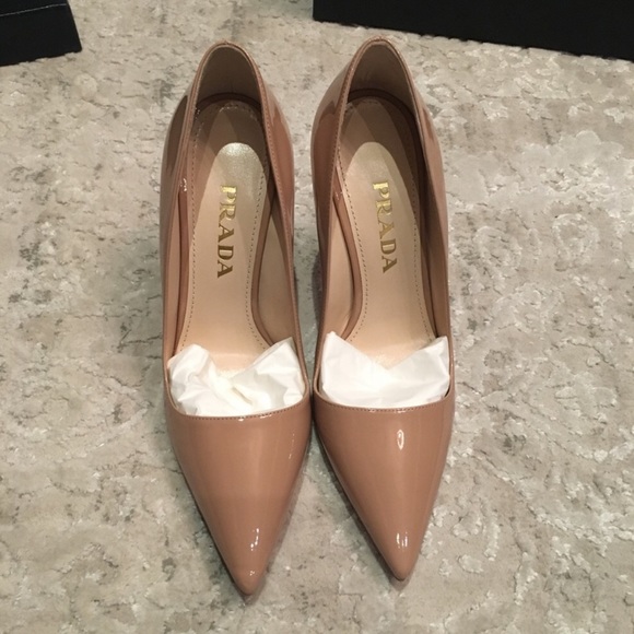 NEW Prada nude/beige patent leather heels - Picture 2 of 5
